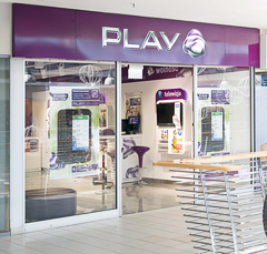 PLAY